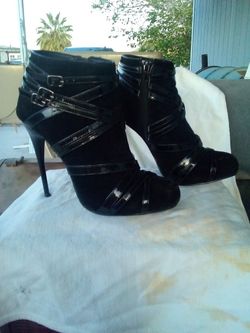 Ladies Heels 7.5
