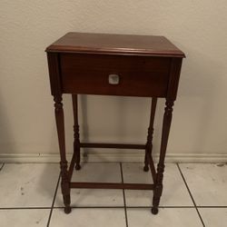 Nice Wood End Table..(refurbished) Delivery Is Available 