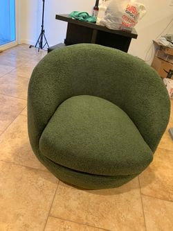 Comfortable Swivle chair