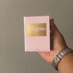 Valentino Donna Eau De Parfum 