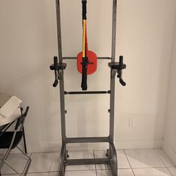 Pull Up Bar Station + Resistance Band