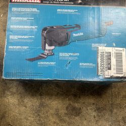 Makita 3 Amp Corded Variable Speed Oscillating Multi-Tool Kit With Blade, Sanding Pad, Sandpaper, Adapter, Hard Case