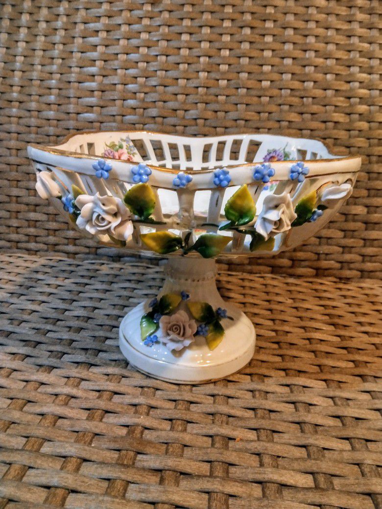 German Made Dresden Gold Accented Fruit Bowl
