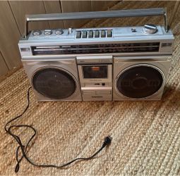 Sanyo M9935K Boombox 4 Band Stereo Radio & Cassette Recorder