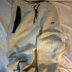 Nike Tech Sweats 