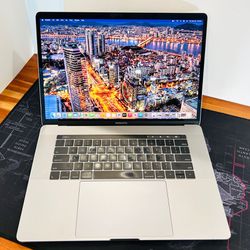 Apple MacBook Pro 15” 2019 TouchBar 2.4Ghz 8CORE i9 16GB 500GB