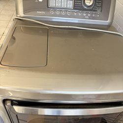 LG washer and Dryer -cash only.