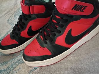 Nike Borough Mid 2s size 7Y