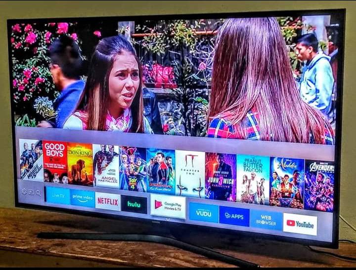 SMART TV. SAMSUNG 55" 4K LED WITH SCREEN MIRRORING FULL UHD 2160p ( Negotiable )