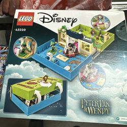 LEGO Peter Pan & Wendy’s Storybook 43220