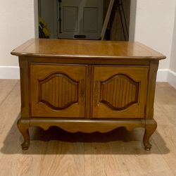 French Provincial End Table with Cabinet Storage – Solid Wood, Queen Anne Legs