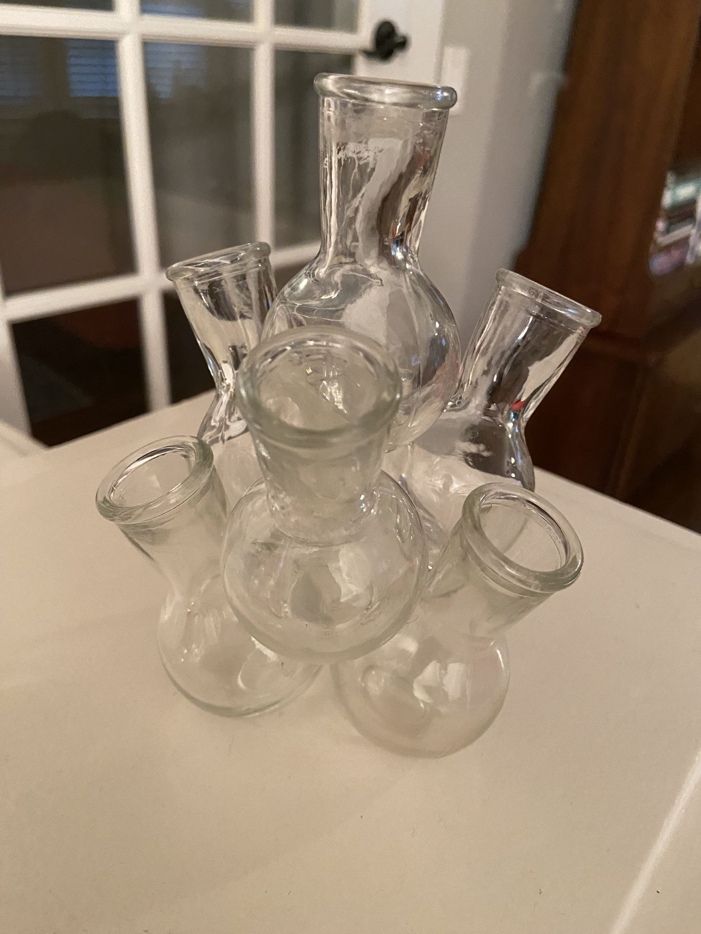 Flower/bud vase with 7 openings