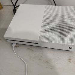 Xbox One S 1tb With Controller And Headset 