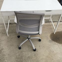 Desk With Chair 