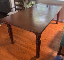 Dining Room Table 🏡