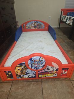 Toddler bed mattress included