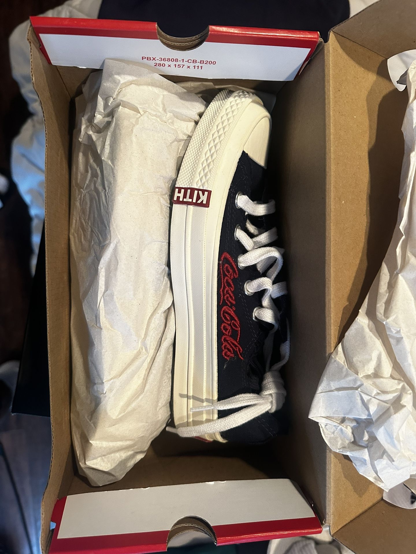 Coca Cola Converse size 3.5