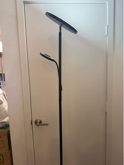 Floor lamp change adjust color