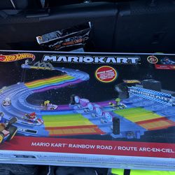 Hot Wheels Nintendo Mario Kart Rainbow Road Raceway 