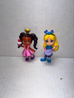 2 Disney junior alices and rosa