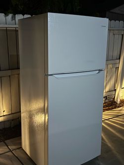 Free Delivery - Refrigerator