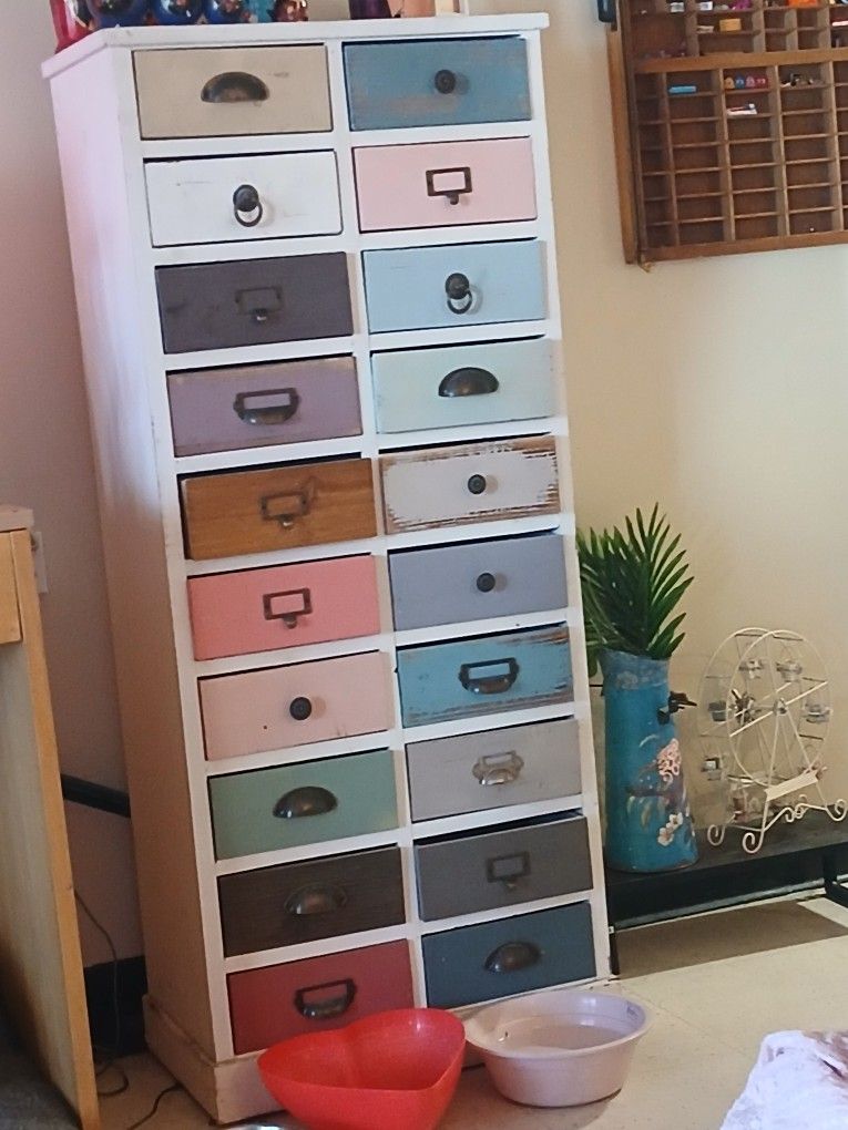 cute dresser.honby lonby.