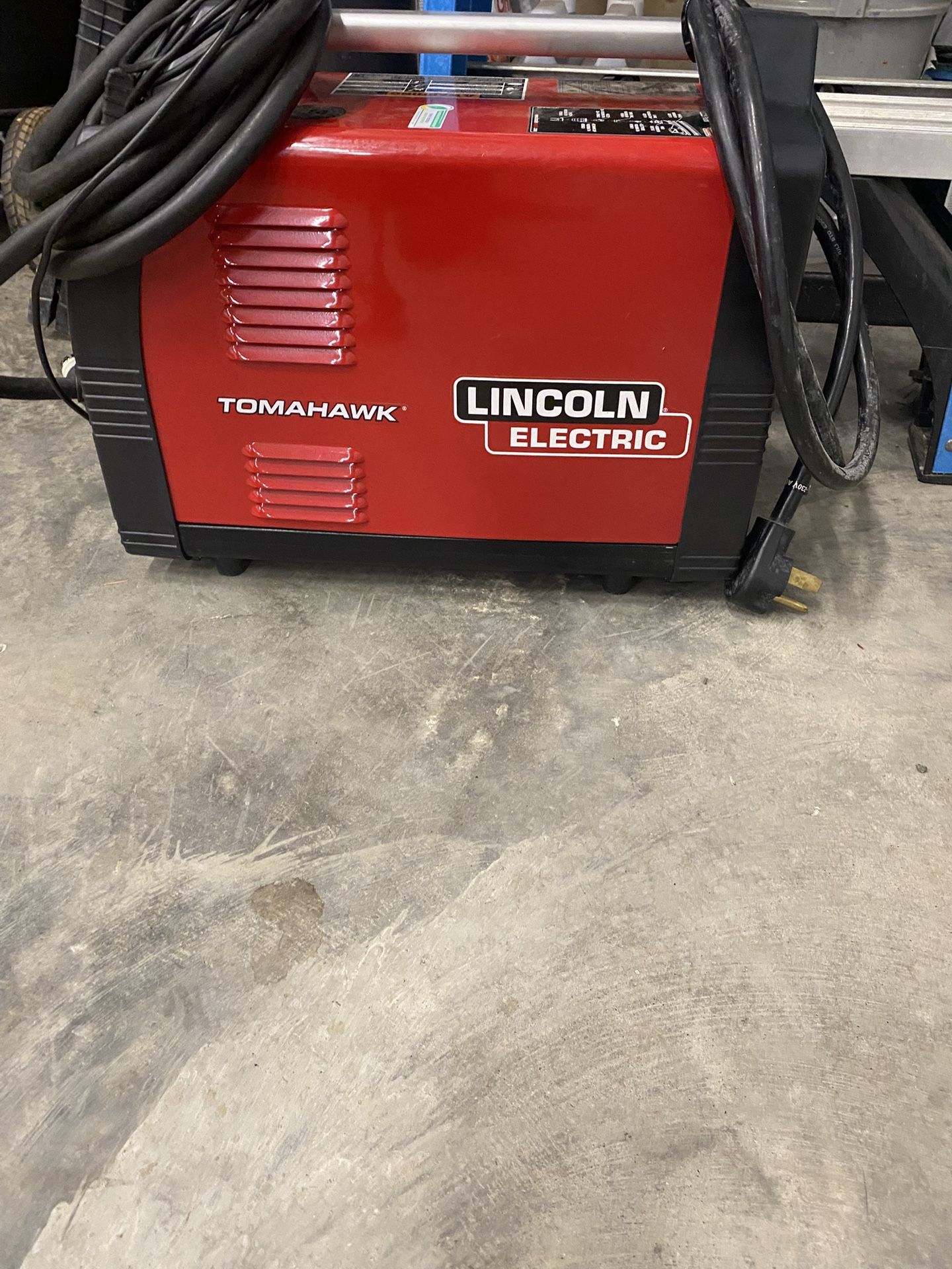 Lincoln Tomahawk 375 plasma cutter
