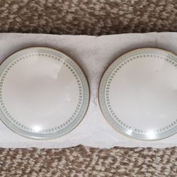 2 ROYAL DOULTON BERKSHIRE T.C. 1021 ~  SMALL PLATES ~  WHITE WITH A GREEN https://offerup.co/faYXKzQFnY?$deeplink_path=/redirect/ Trim on Edge