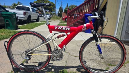 1997 Trek Y3 Full-Suspension Mountain Bike. Medium Frame