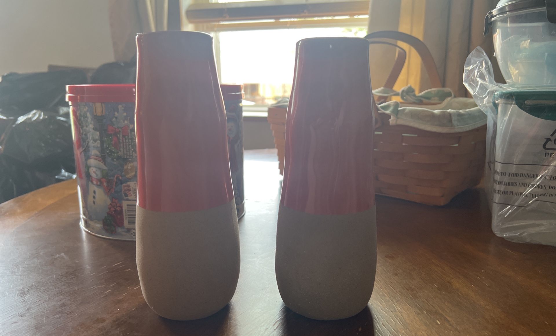 home decor/seramic vases 5$ for both