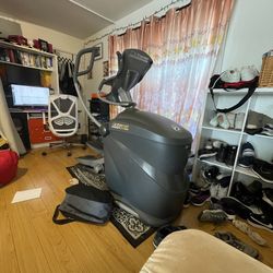 Octane Fitness Elliptical 