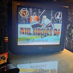 RCA retro Flat-screen CRT Gaming TV w/DVD Player Built-in