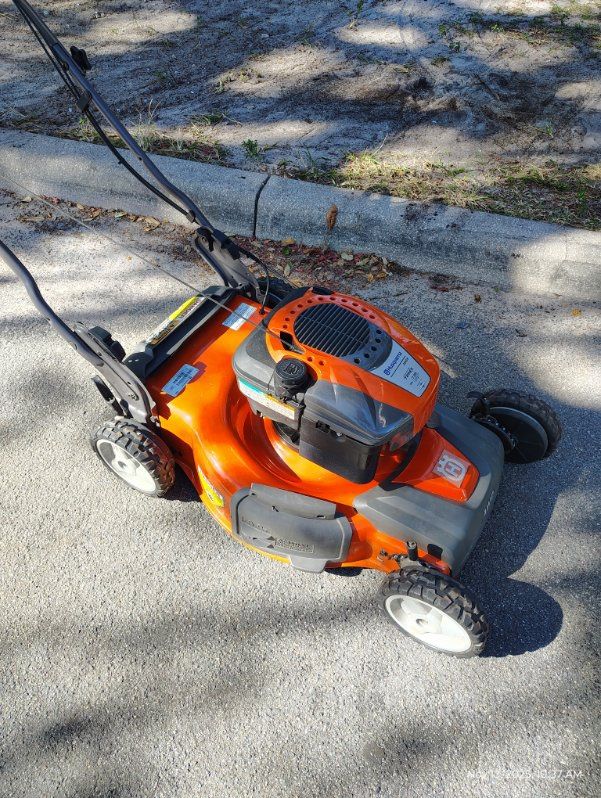Husqvarna Lawn Mower$200 Located Mount Dora Fla 32757