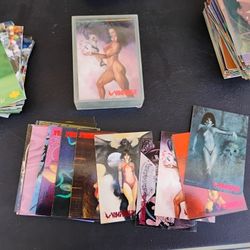 Vampirella Trading  Card Set With Case