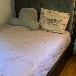 Bed frame For Sale!