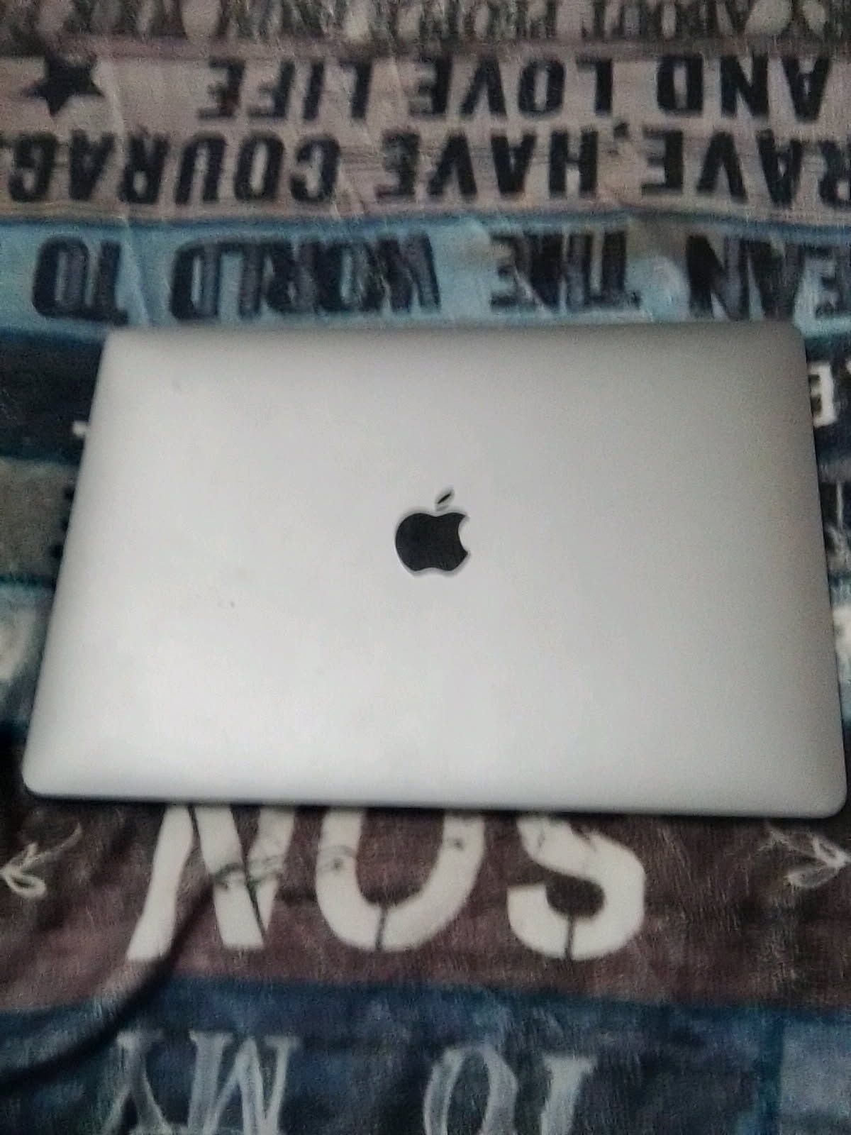 MacBook 2020