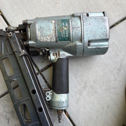 HITACHI Nail Gun Original 300$