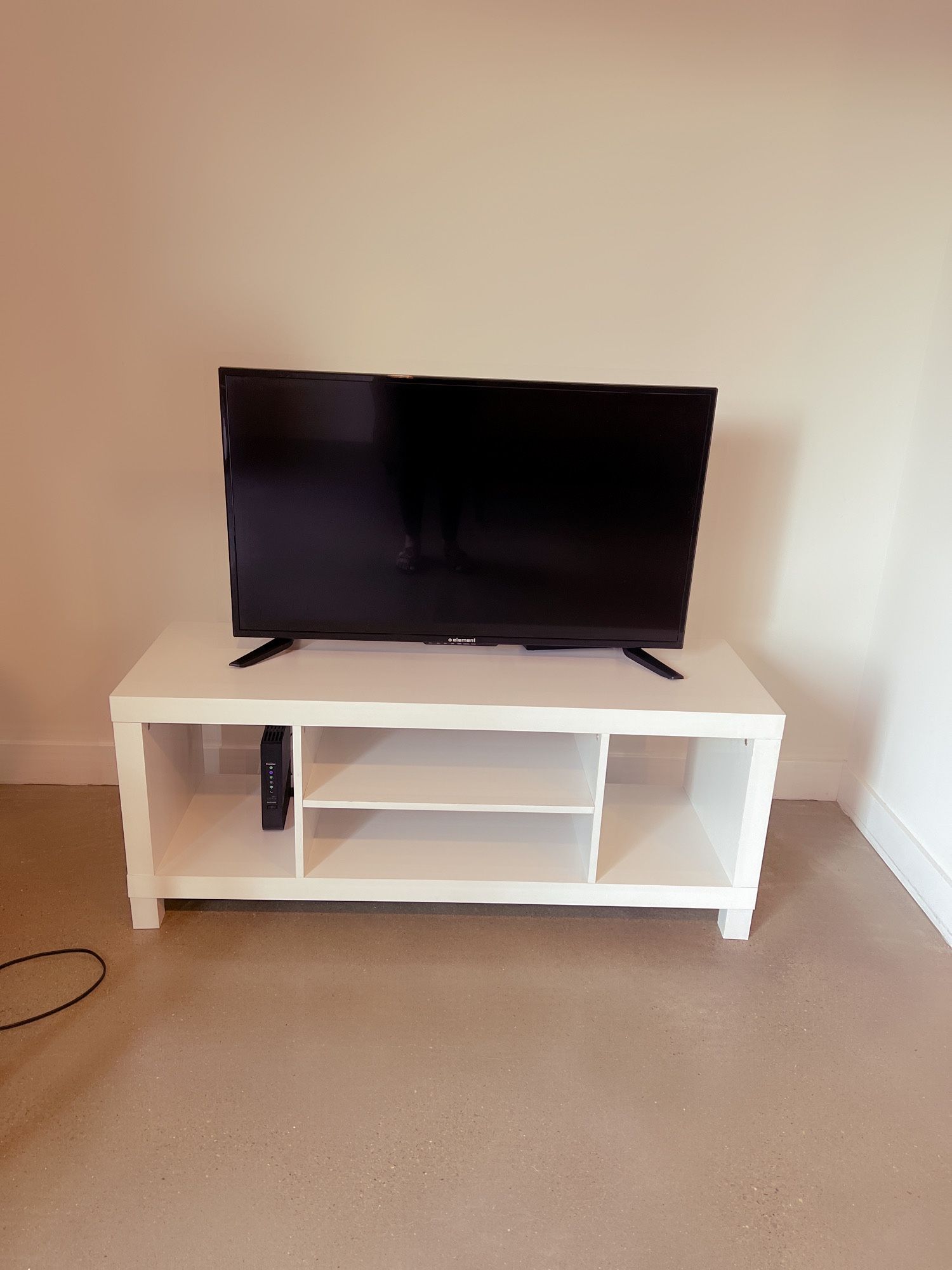 smart tv 27inches