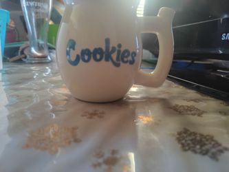 Cookies and snoop dog coffe mugs