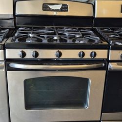 GE Gas Stove W/ 5 Burners 