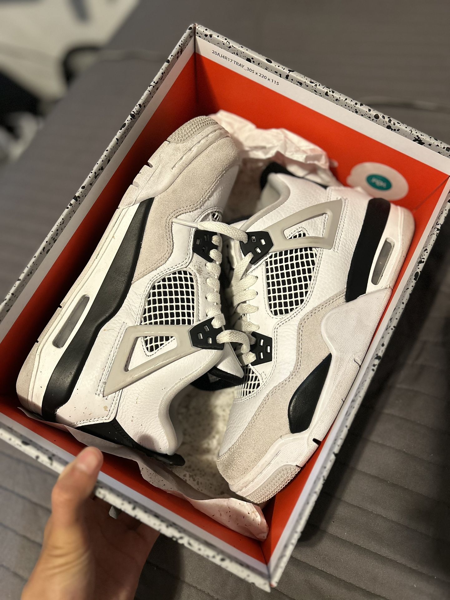 Air Jordan 4 Retro