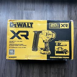 Dewalt 20v max XR CORDLESS BRAD NAILER KIT