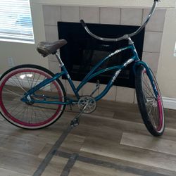 Electra Beach Cruiser ( Rides Excellent ) 