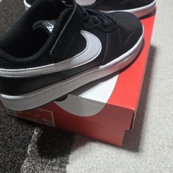 NIKE Kids "BOROUGH" low 2