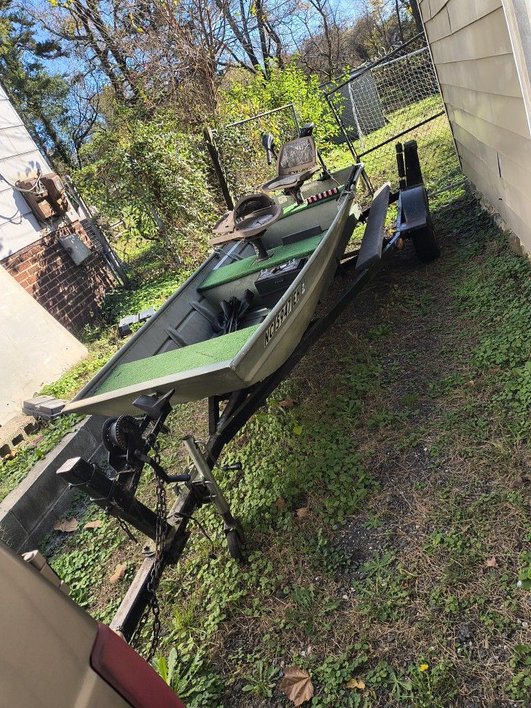 14 Ft Boat Whit Trailer