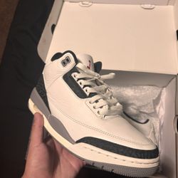Jordan 3 Cement Grey Size 8