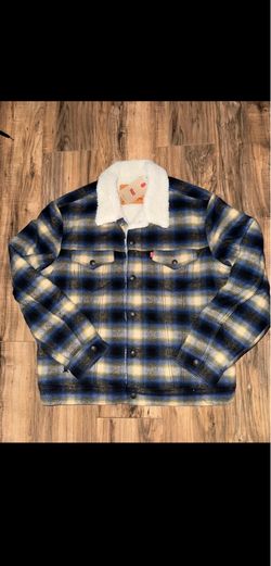 New Men’s Medium Levi’s Plaid Sherpa Jacket