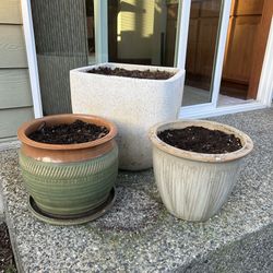 Set Of 3 Ceramic Outdoor Flower Or Plant Pots 
