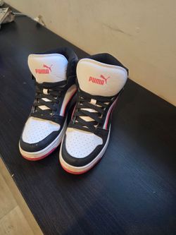 Women's Puma Shoes 9.5