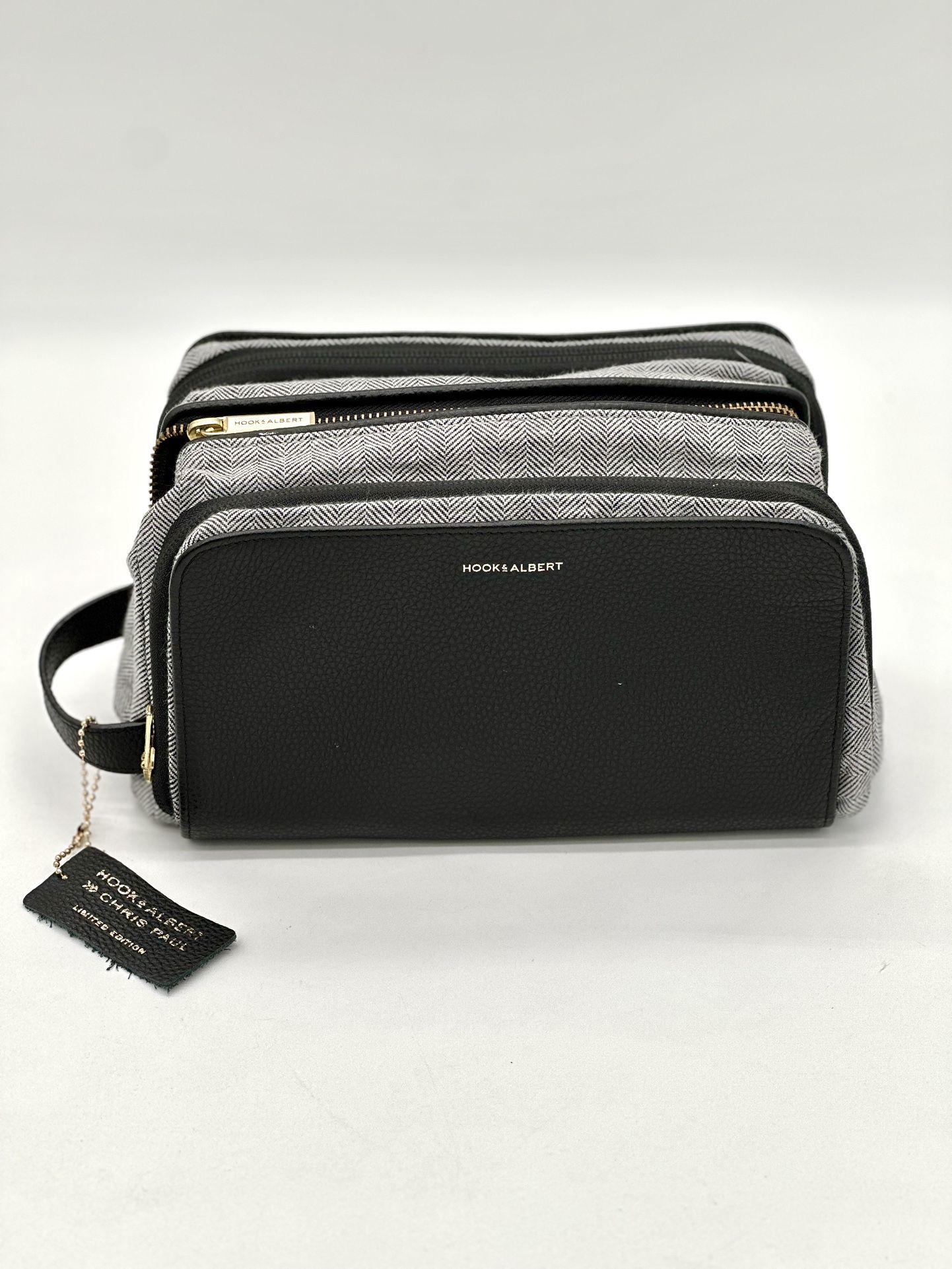 HOOK & ALBERT DOPP KIT | BLACK LEATHER